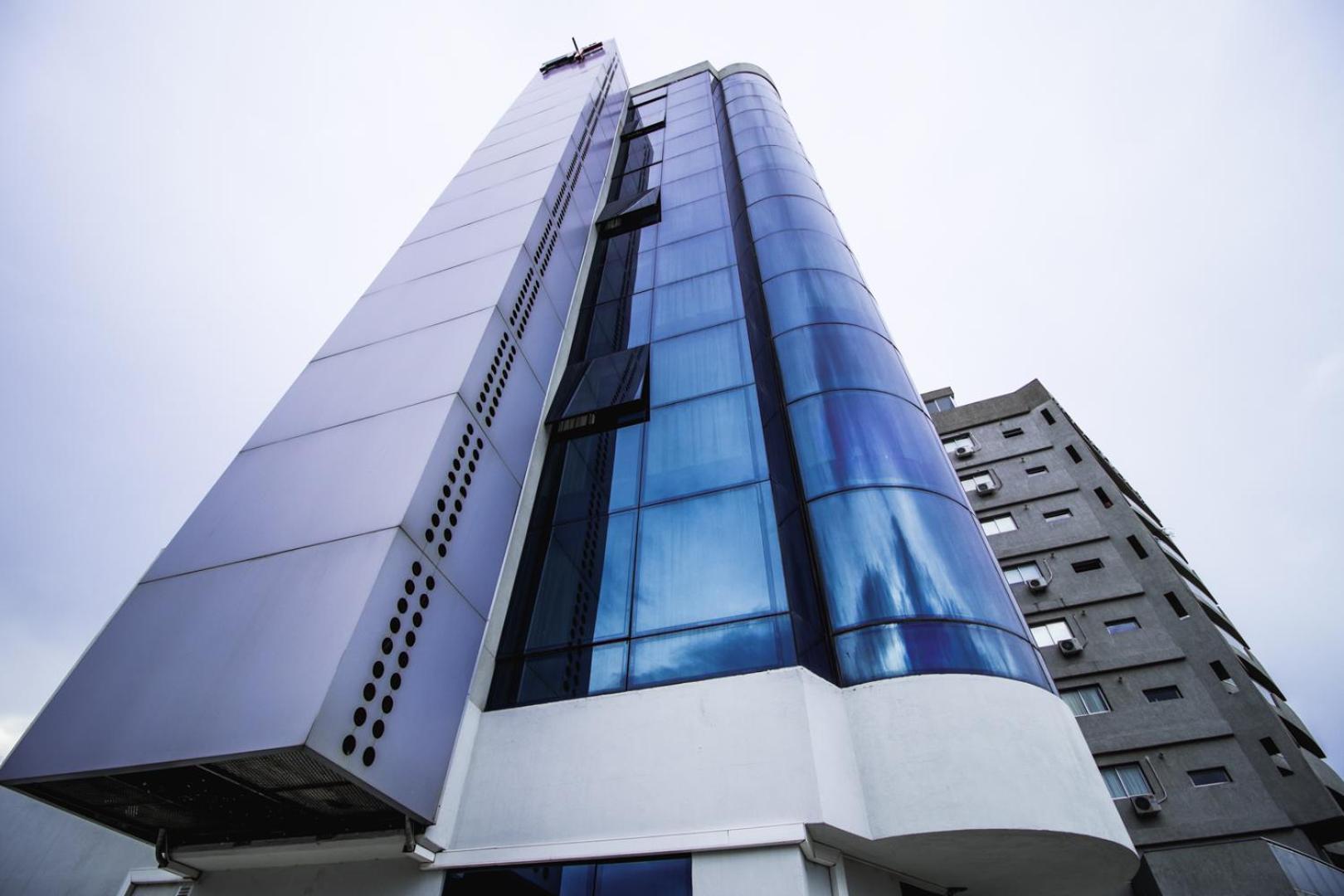 Riviera Tower Apartahotel